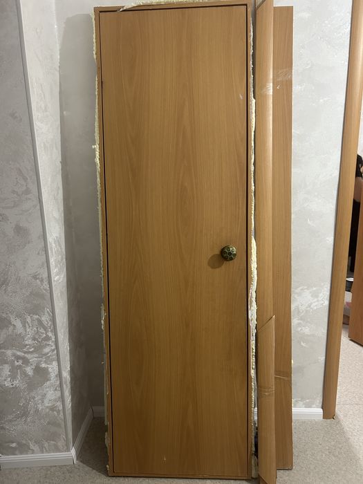 Продам дверь 5000
