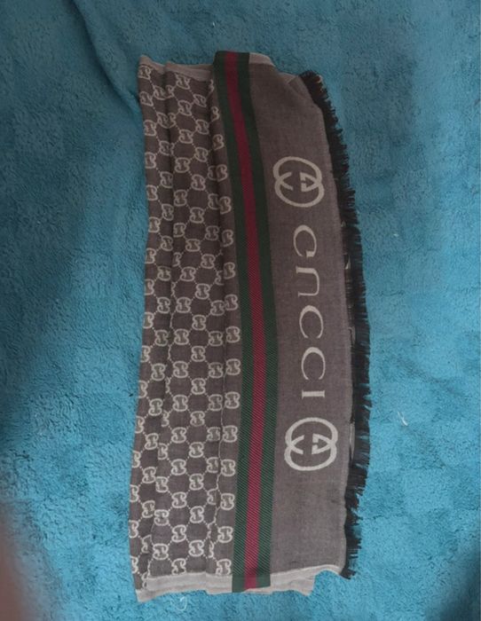 esarfa gucci nou nouta
