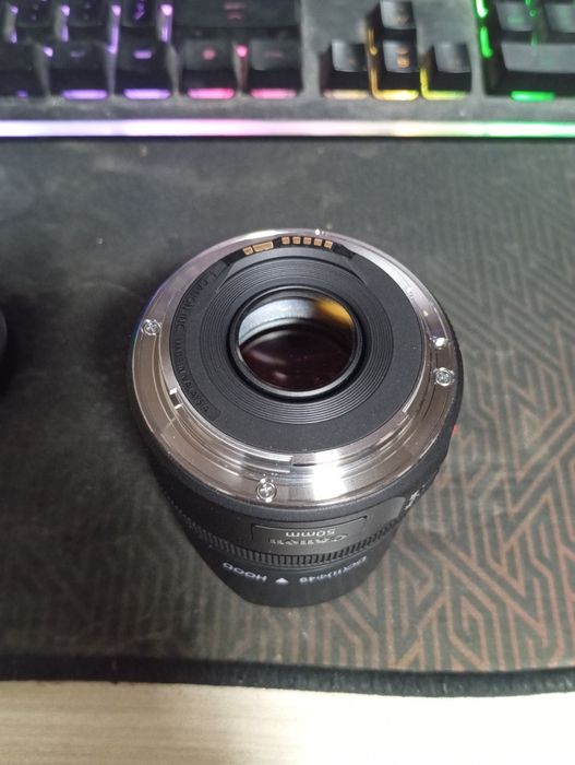 canon ef 50mm, f/ 1.8
