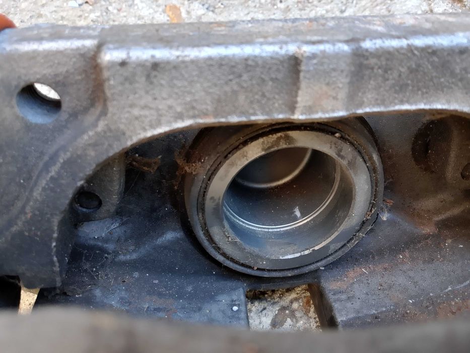 BMW F10 F11 БМВ Ф10 Ф11 предни спирачни апарати спирачен апарат супорт