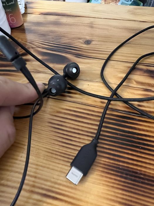 vand casti samsung AKG made vietnam noi