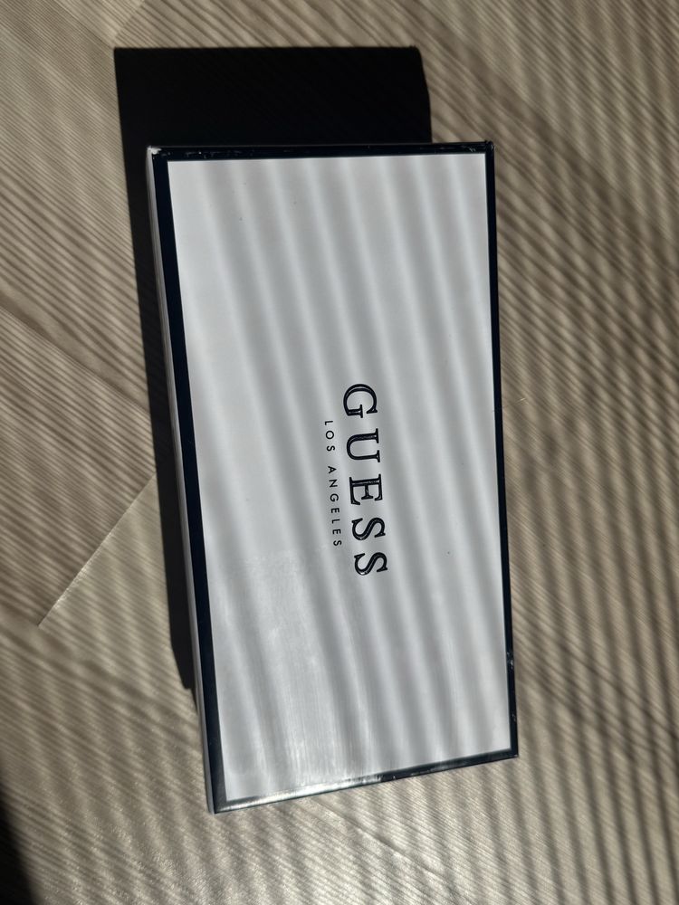 Дамско портмоне Guess
