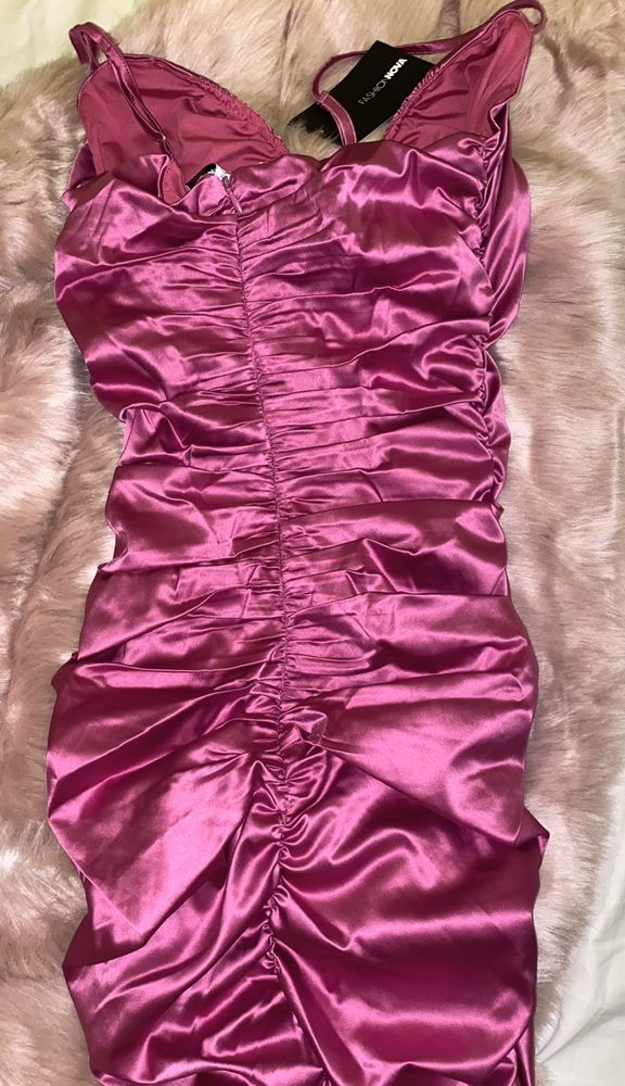 Rochie fuchsia FASHIONNOVA, 100% autentică