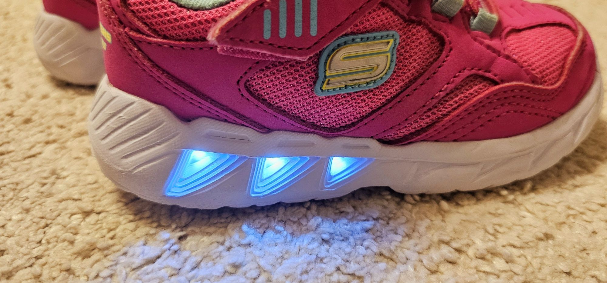 Adidasi copii Skechers cu lumini marime 26 EU
