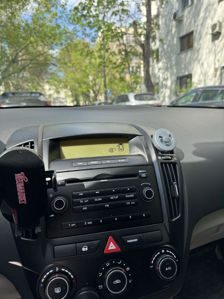 Kia Ceed 1.4 benzina 109cp