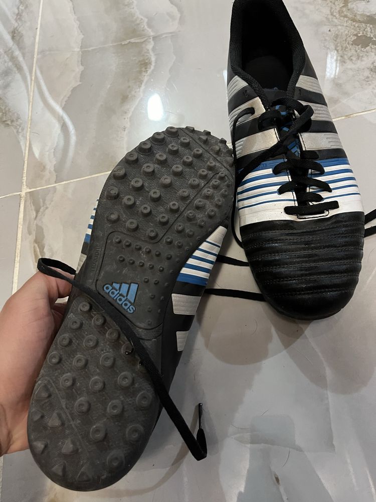 Бутонки adidas 43,44