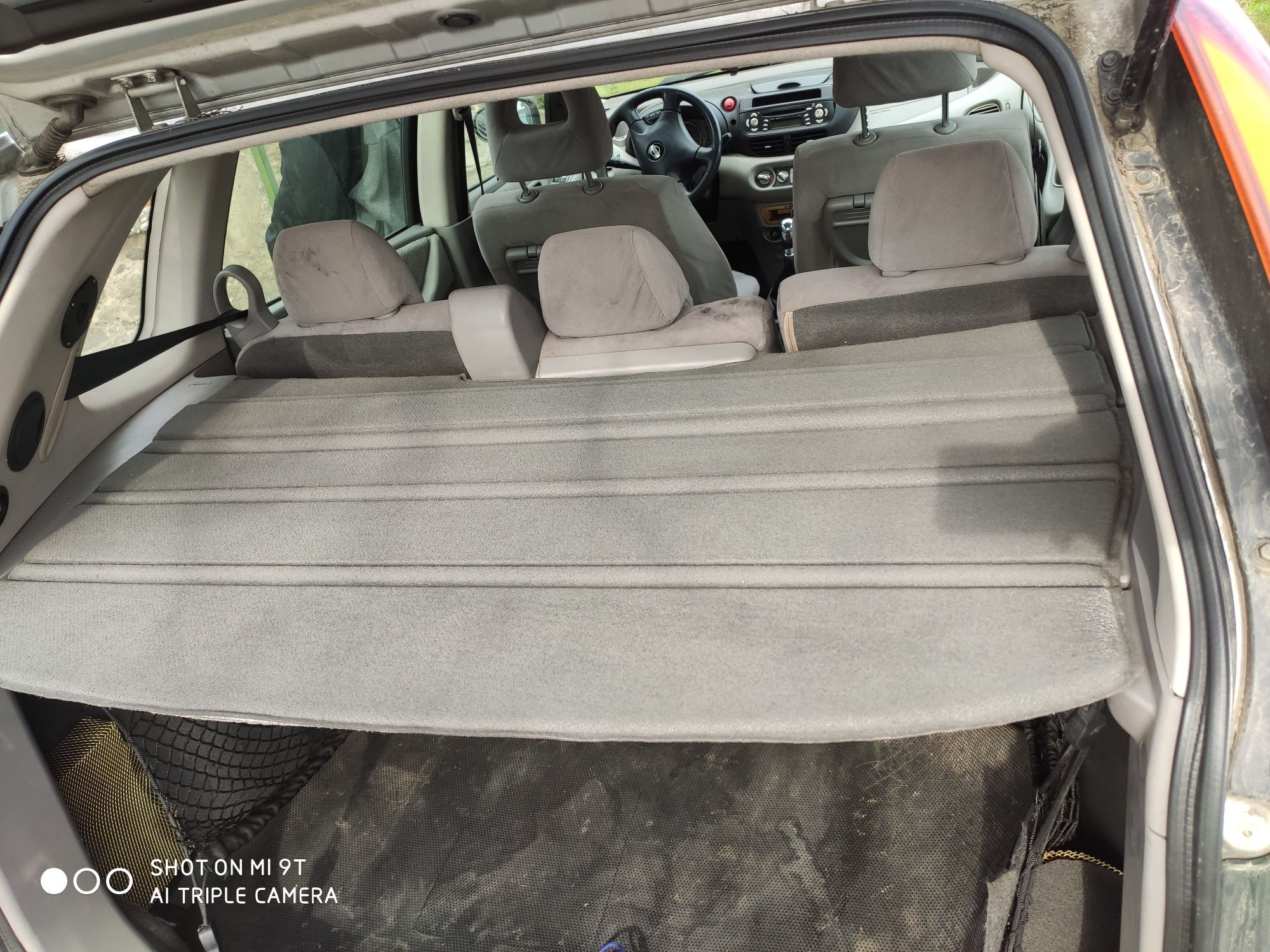Nissan Almera Tino 2.2d на части