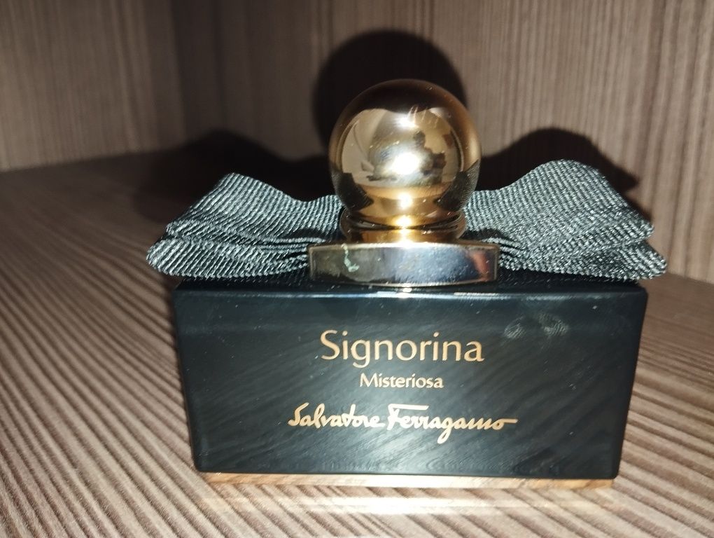 Salvatore Ferragamo Signorina Misteriosa Подарочный набор

Верхние нот