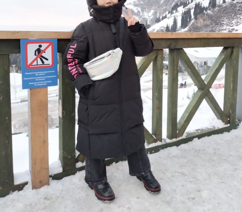 продам зимнюю куртку на девочку 10лет