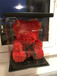 Urs rosu de 40 cm realizat manual din trandafiri