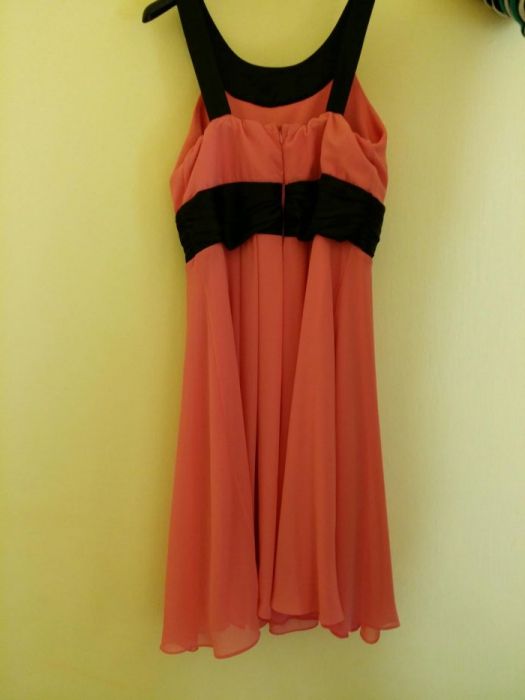 Vand  rochie de seara, eleganta, culoare coral