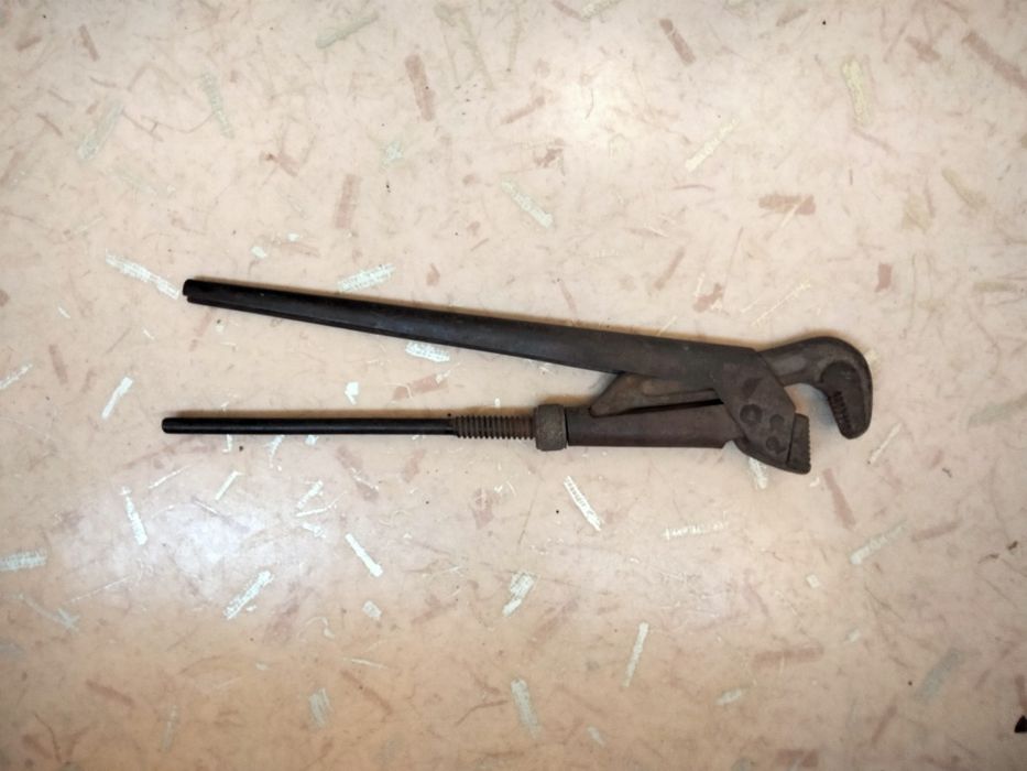 Большие ключи, газовые, рожковые.