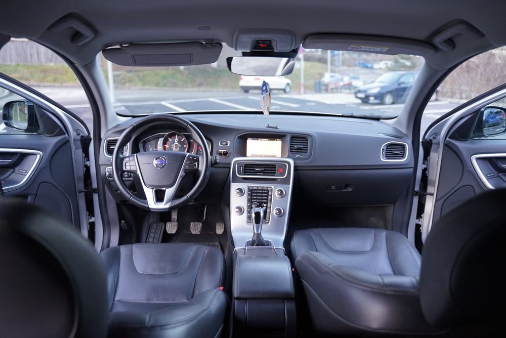 VOLVO V 60 cross country.E6