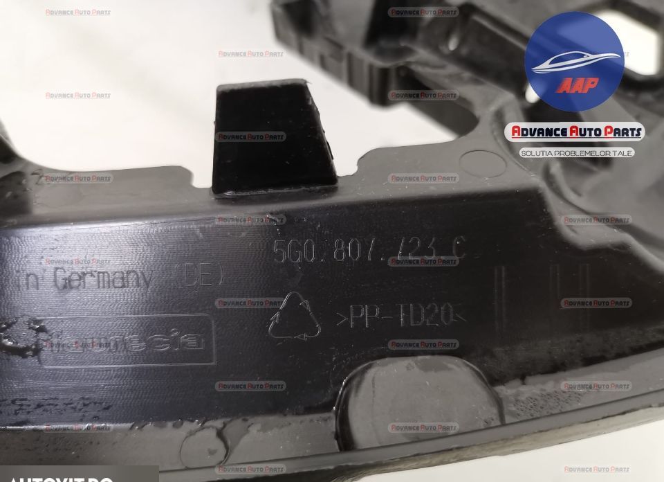 Оригинален заден ляв носач / Original rear left support Volkswagen VW