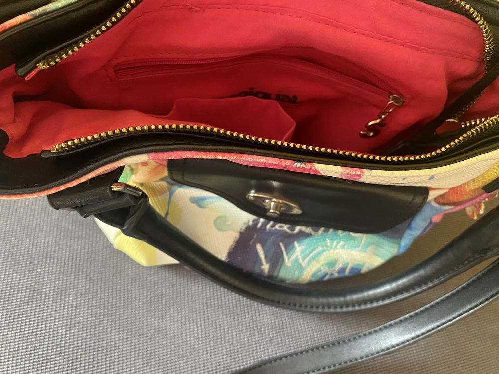 Кожена чанта Desigual