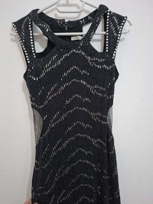 Продаётся вечерний платья хорошего состояние