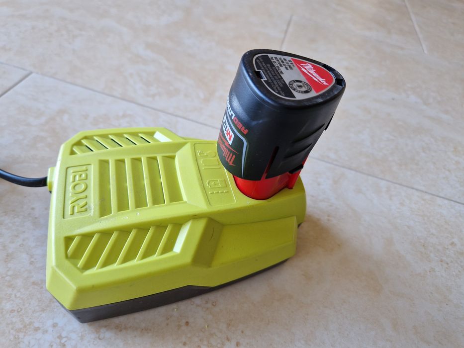 Ryobi BCL 12L1H - incarcator ( sursa )