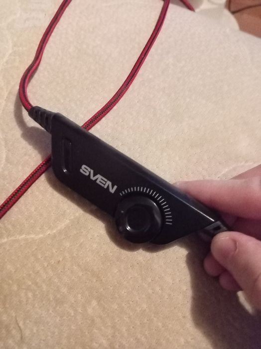 Продаются мощные наушники