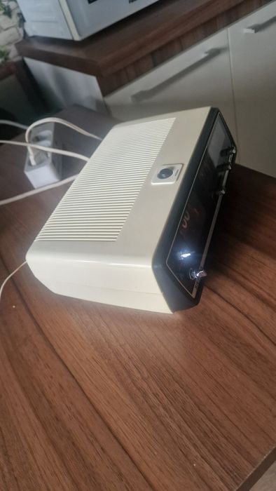 Radio Siemens cu ceas flip mecsnic,ca nou