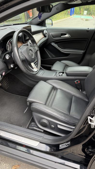 Vand Mercedes Benz GLA 250 4Matic 2.0 benzina
