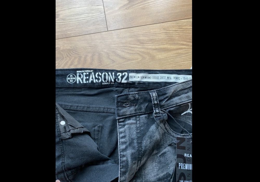 Blugi Reason noi cu eticheta