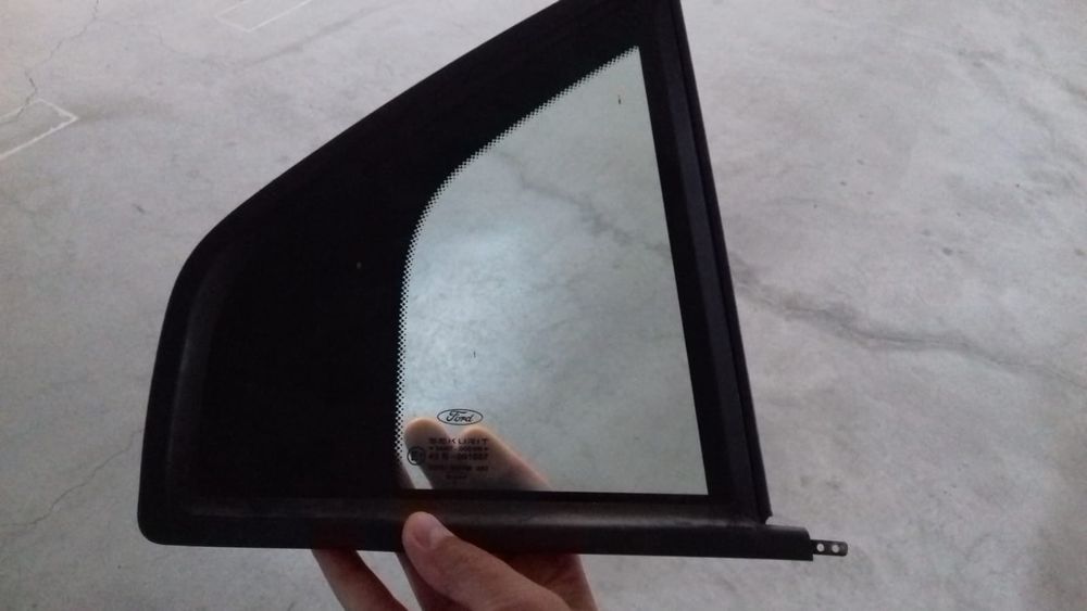 Geam dreapta spate ford mondeo mk3