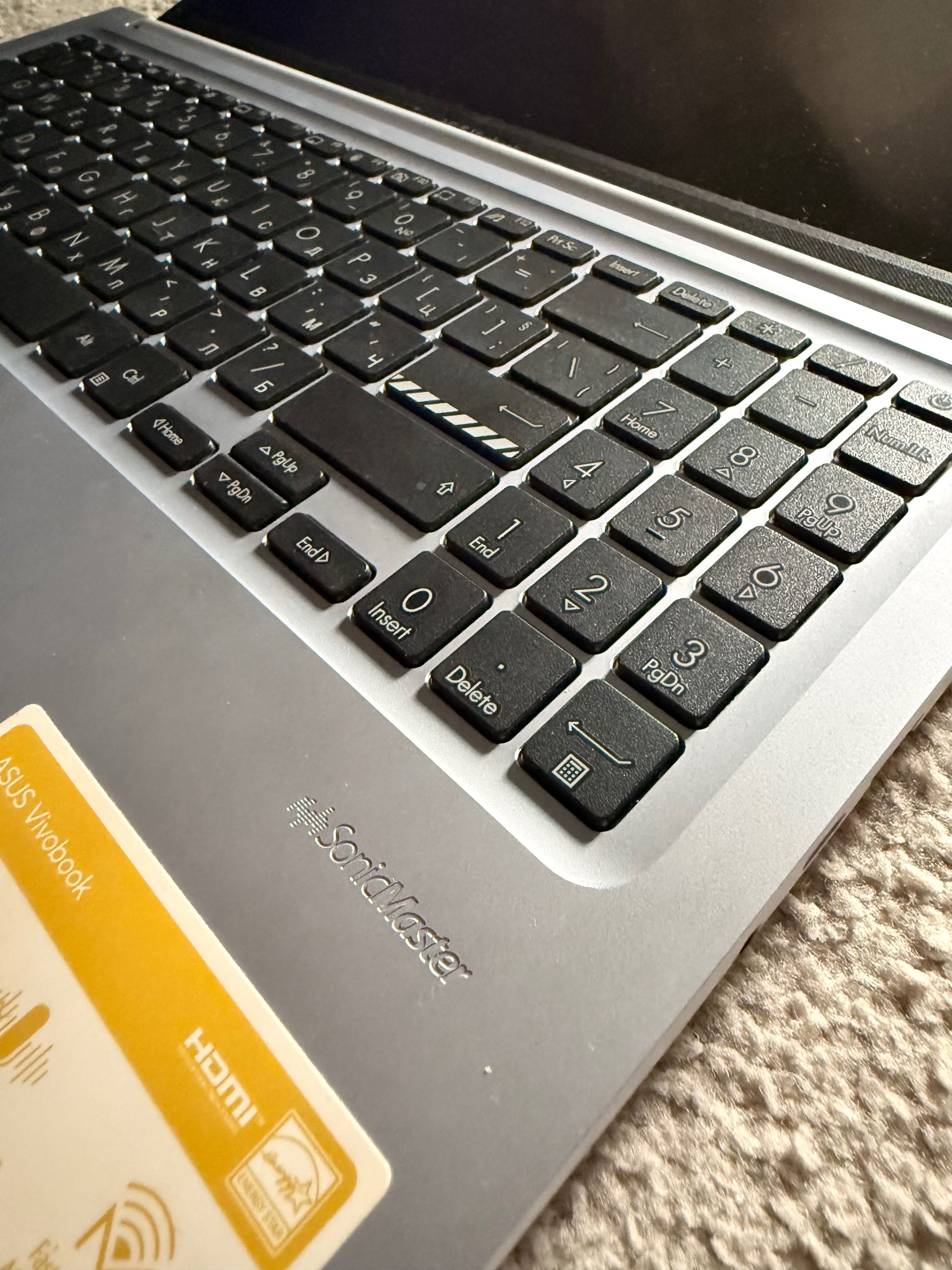 Лаптоп ASUS Vivobook 15 / 15.6 инча