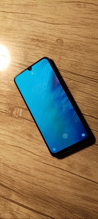 Samsung A50 holati o'rta