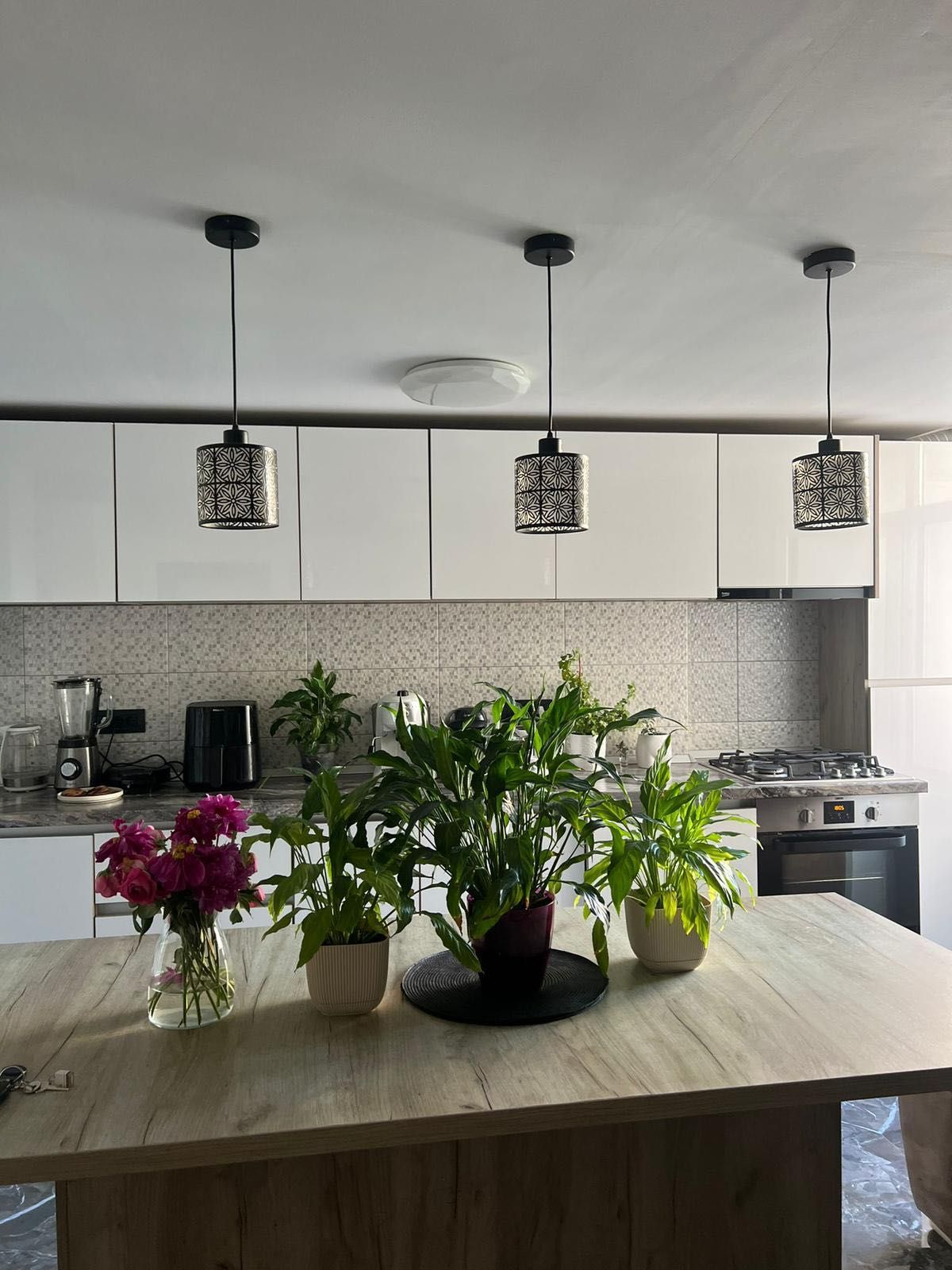 Se închiriază o cameră dintr-un apartament