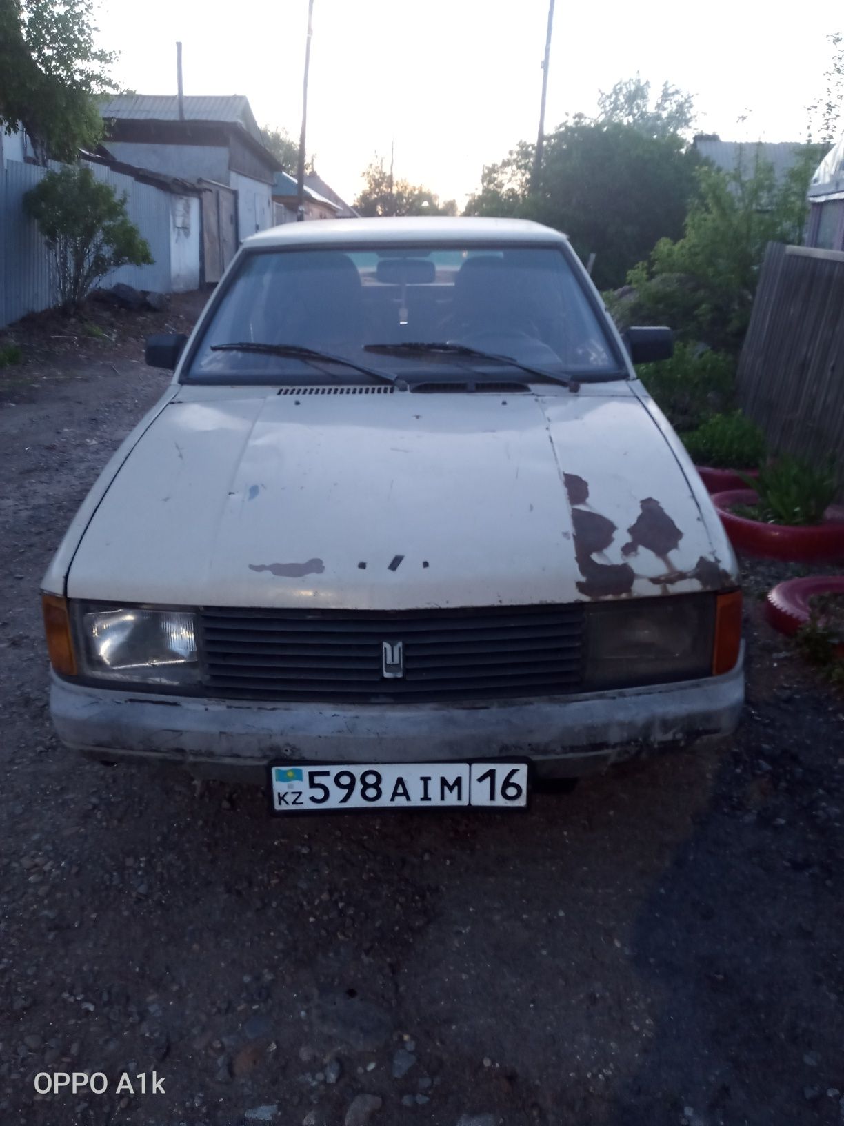 Продам машину москвич 2141 год 1990