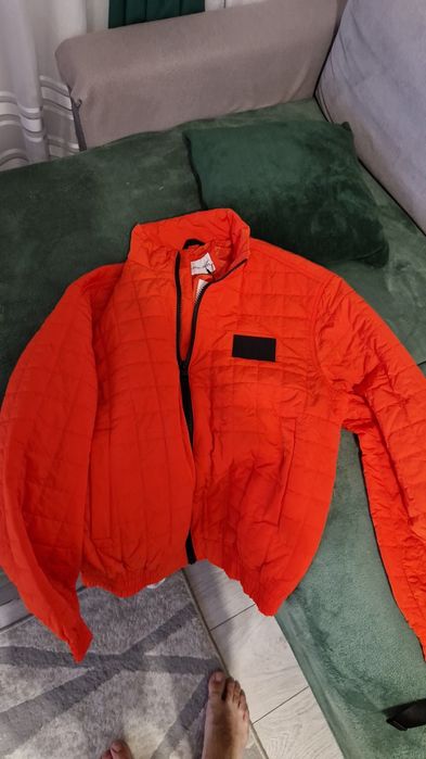 GEACĂ CALVIN KLEIN JEANS
Jacheta matlasata cu buzunare laterale