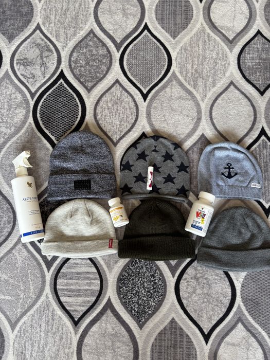 H&M,Levis лот шапки 98-104