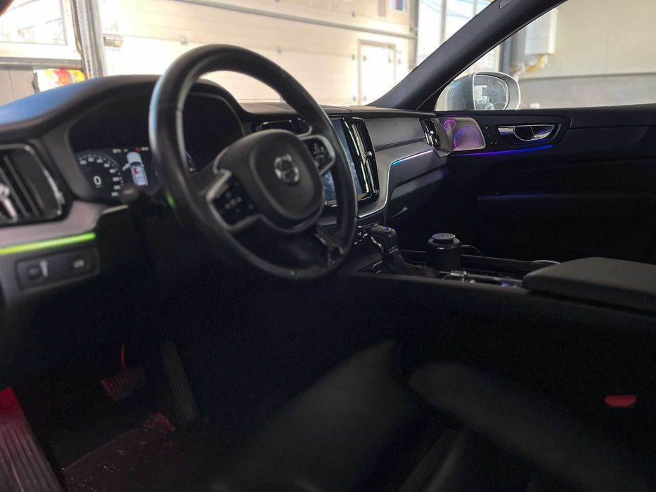 Lumini ambientale LED dedicate VOLVO