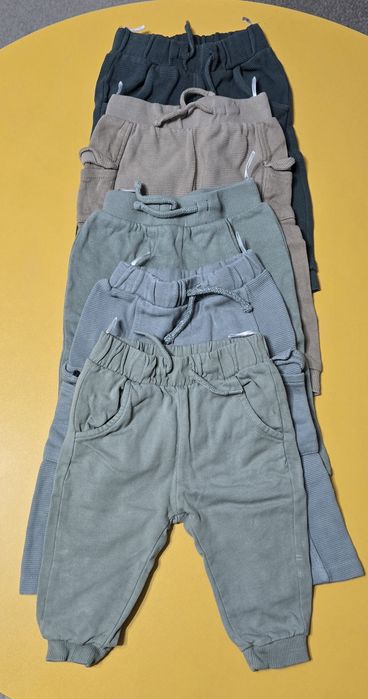 Set pantaloni marimea 80