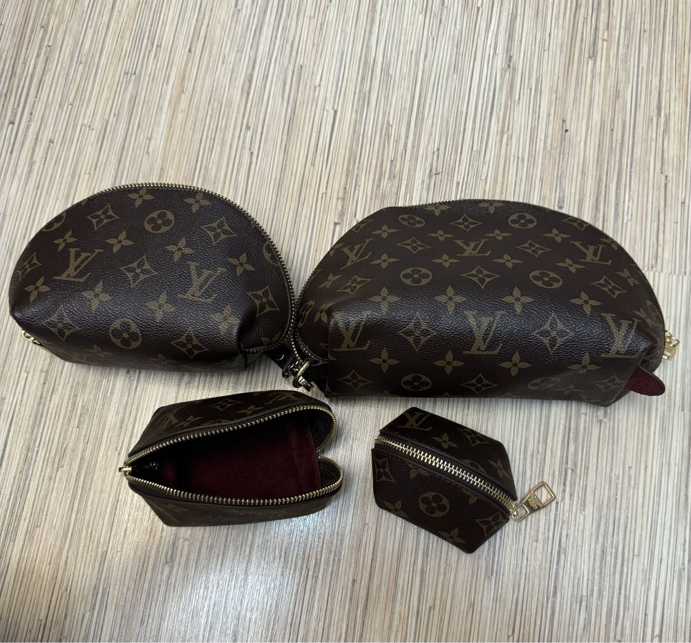 Portfard Louis Vuitton Cosmetic Pouch GM. Nou