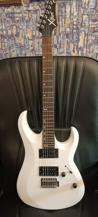 Электрогитара. Cort X100