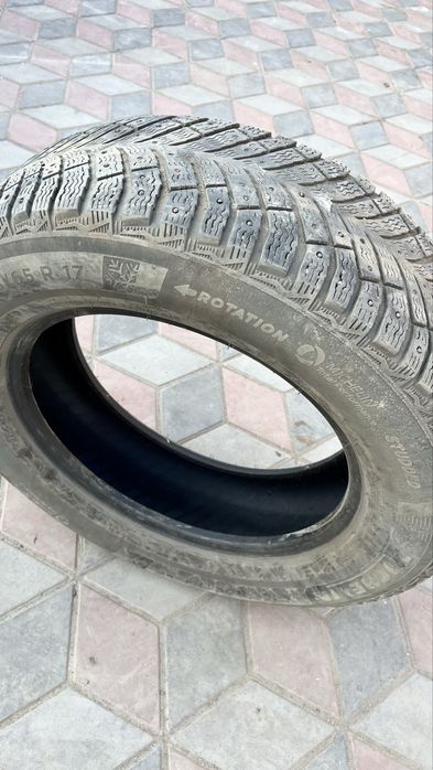 Продам комплект Зимние шины шипованные