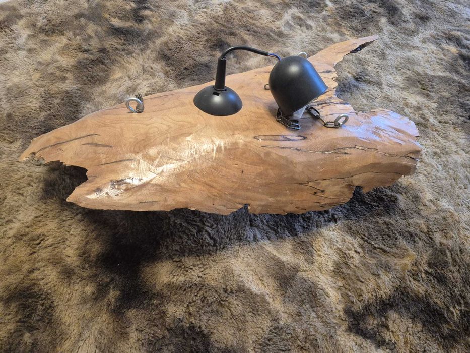 Lustra rustica sculptata manual