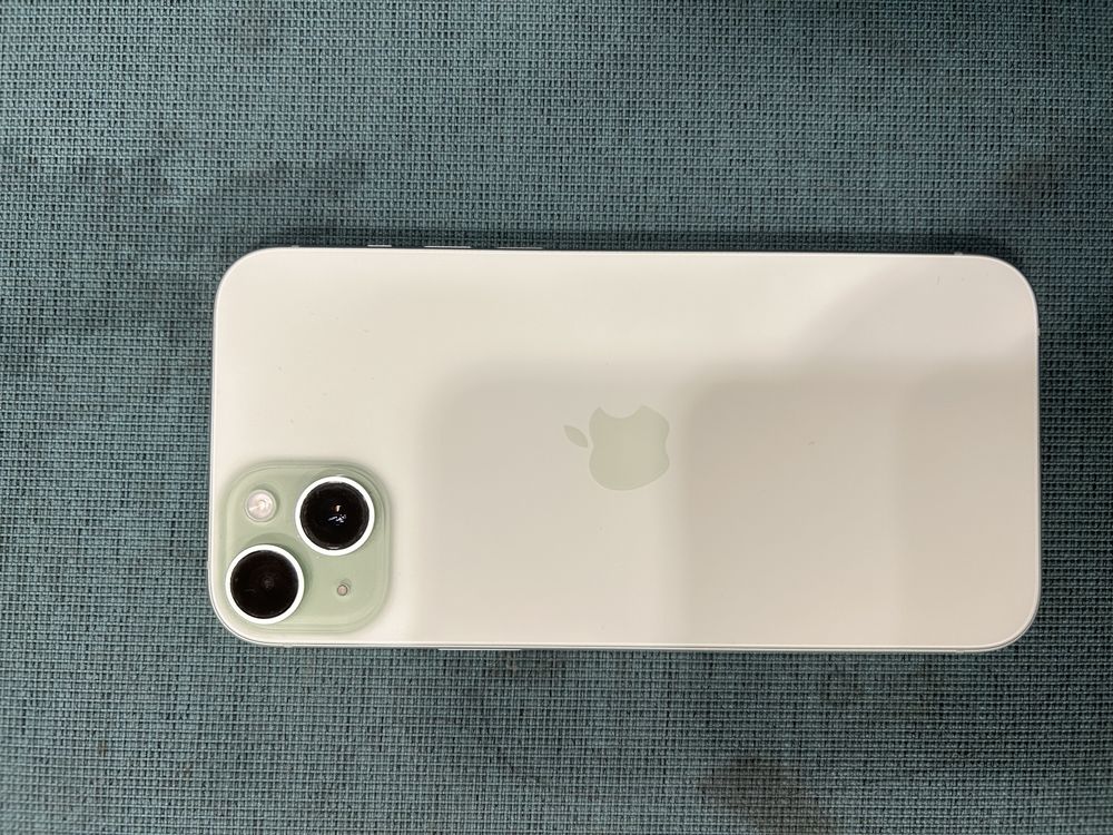 Продавам Iphone 15 plus 128bg