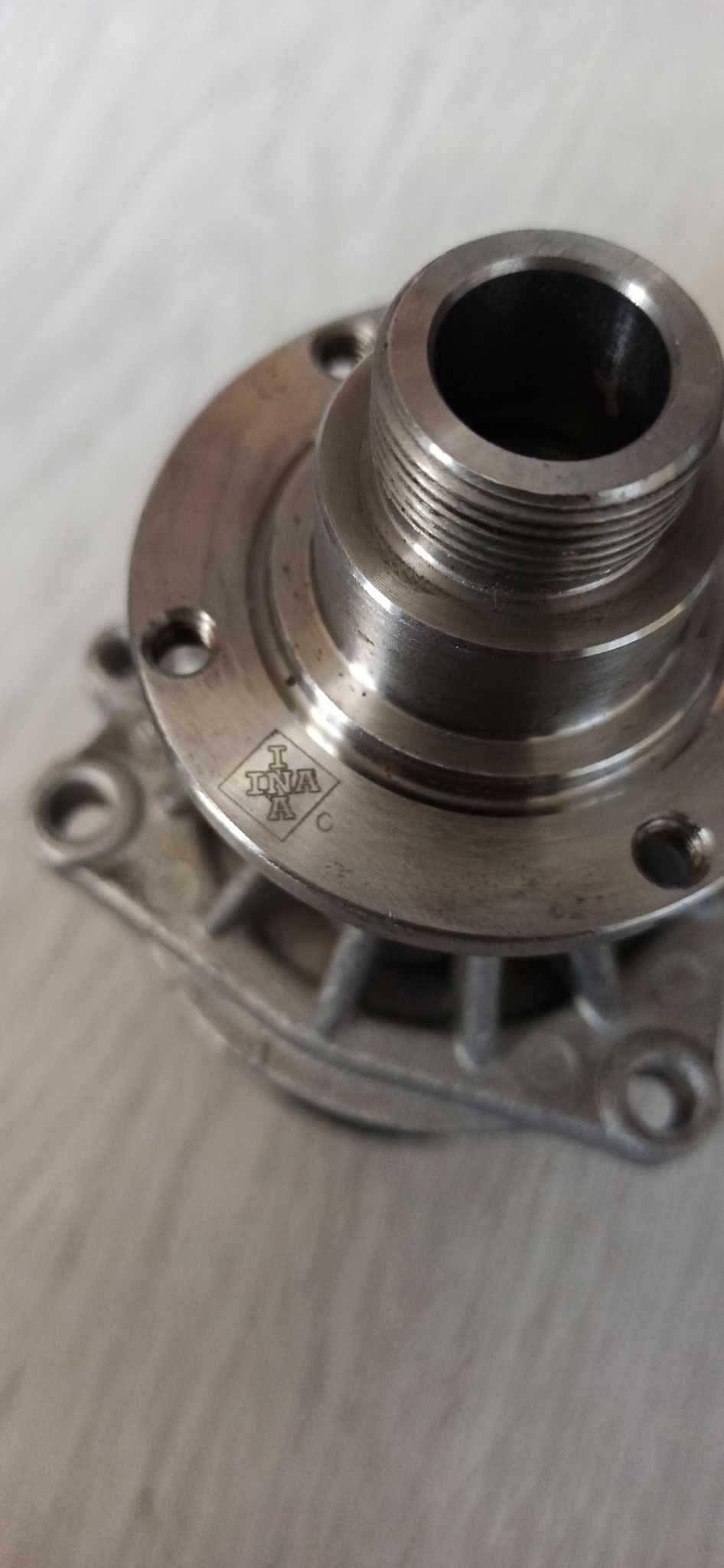 Водна помпа за BMW E39 INNA