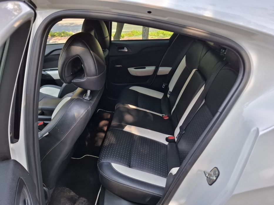 Citroen ds4 sport chic 200cp 1.6thp