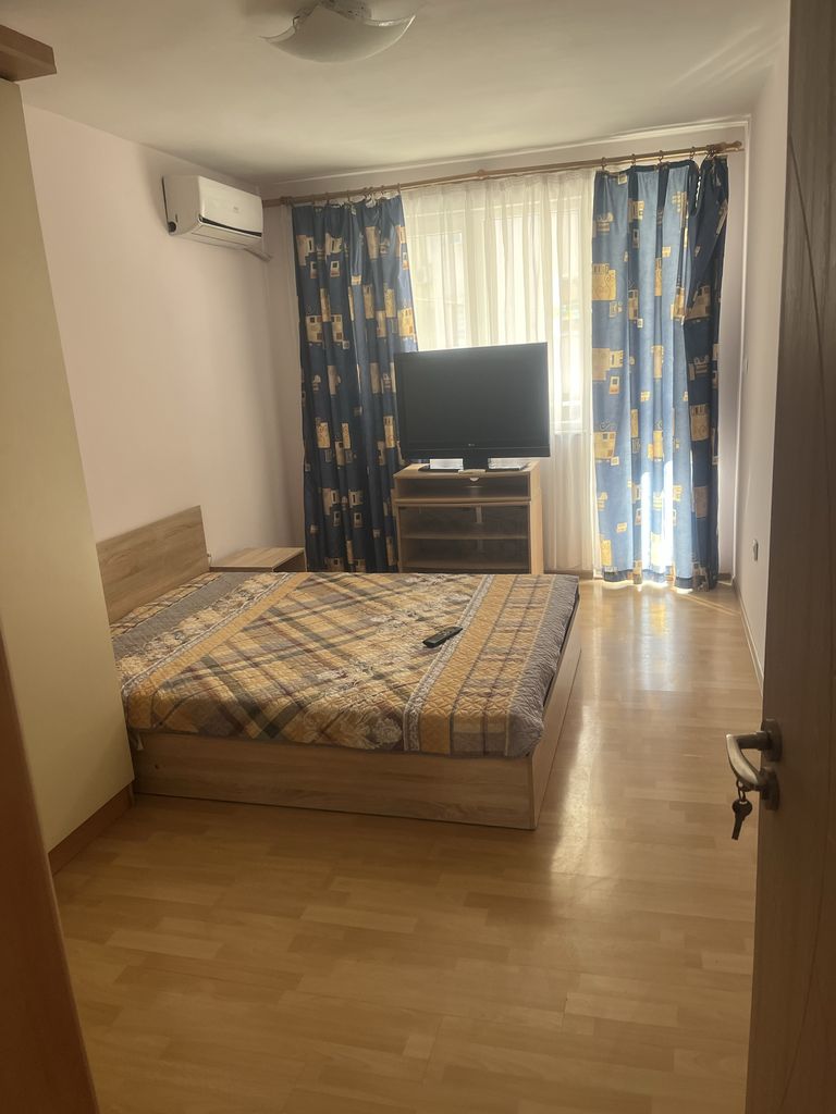 Дава се под наем Тристаен апартамент в Варна, Колхозен пазар - 85 кв.м за 510 € - Снимка #2