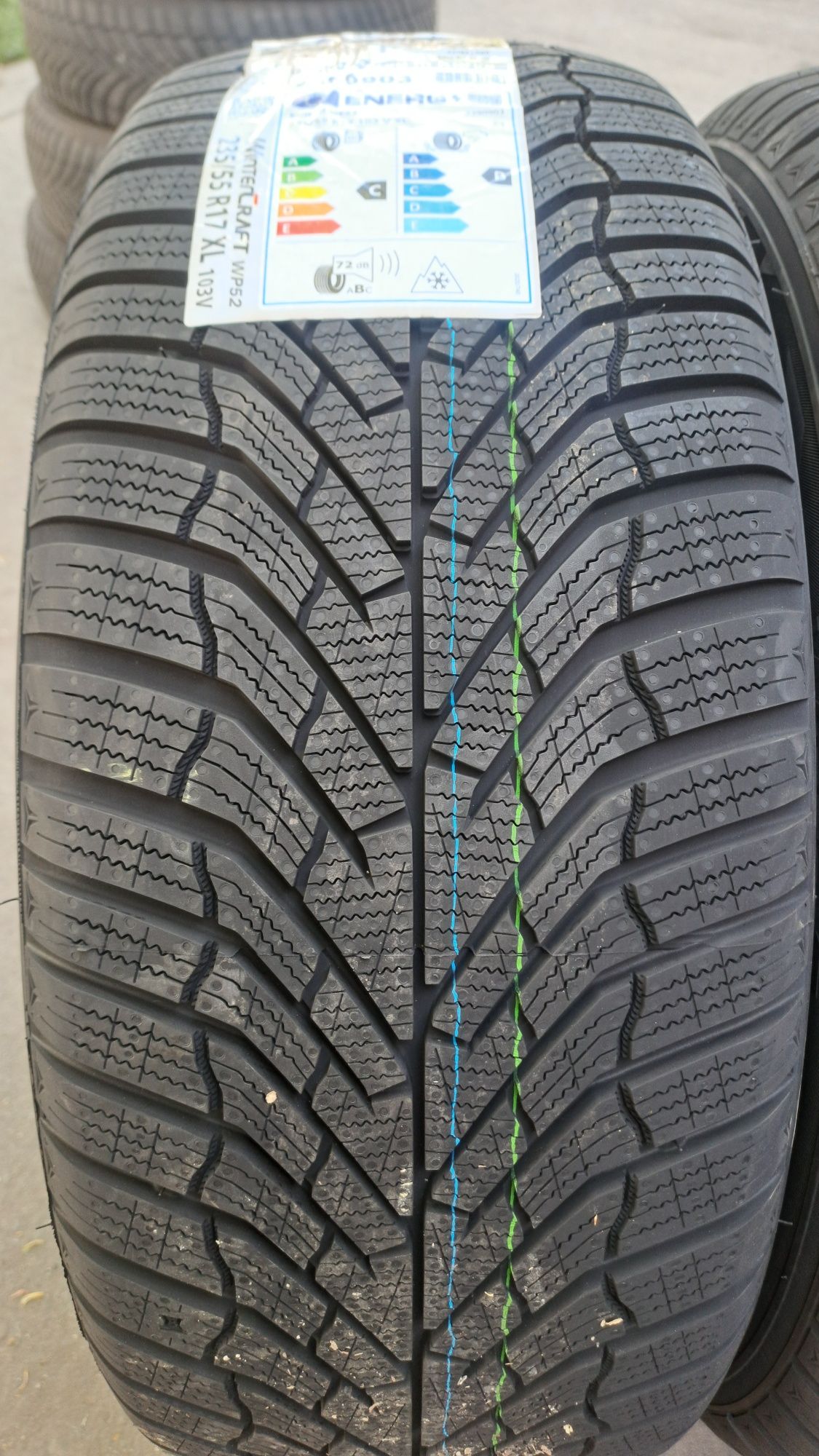 Нови 235/55/17 Kumho Wintercraft WP 52
