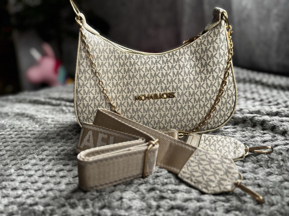 Чисто нови дамски чанти