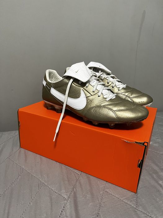 Футболни бутонки Nike premier