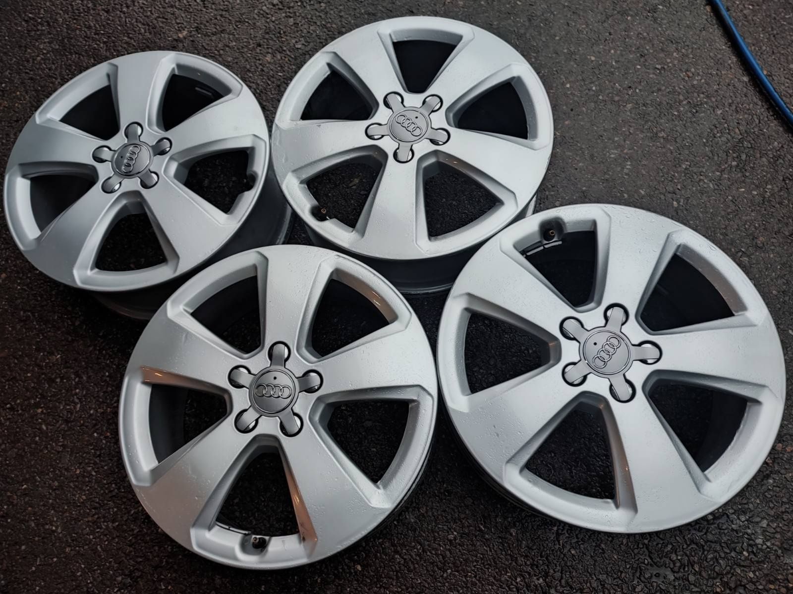17" оригинални алуминиеви джанти за даAudi A3/Vw/Skoda.