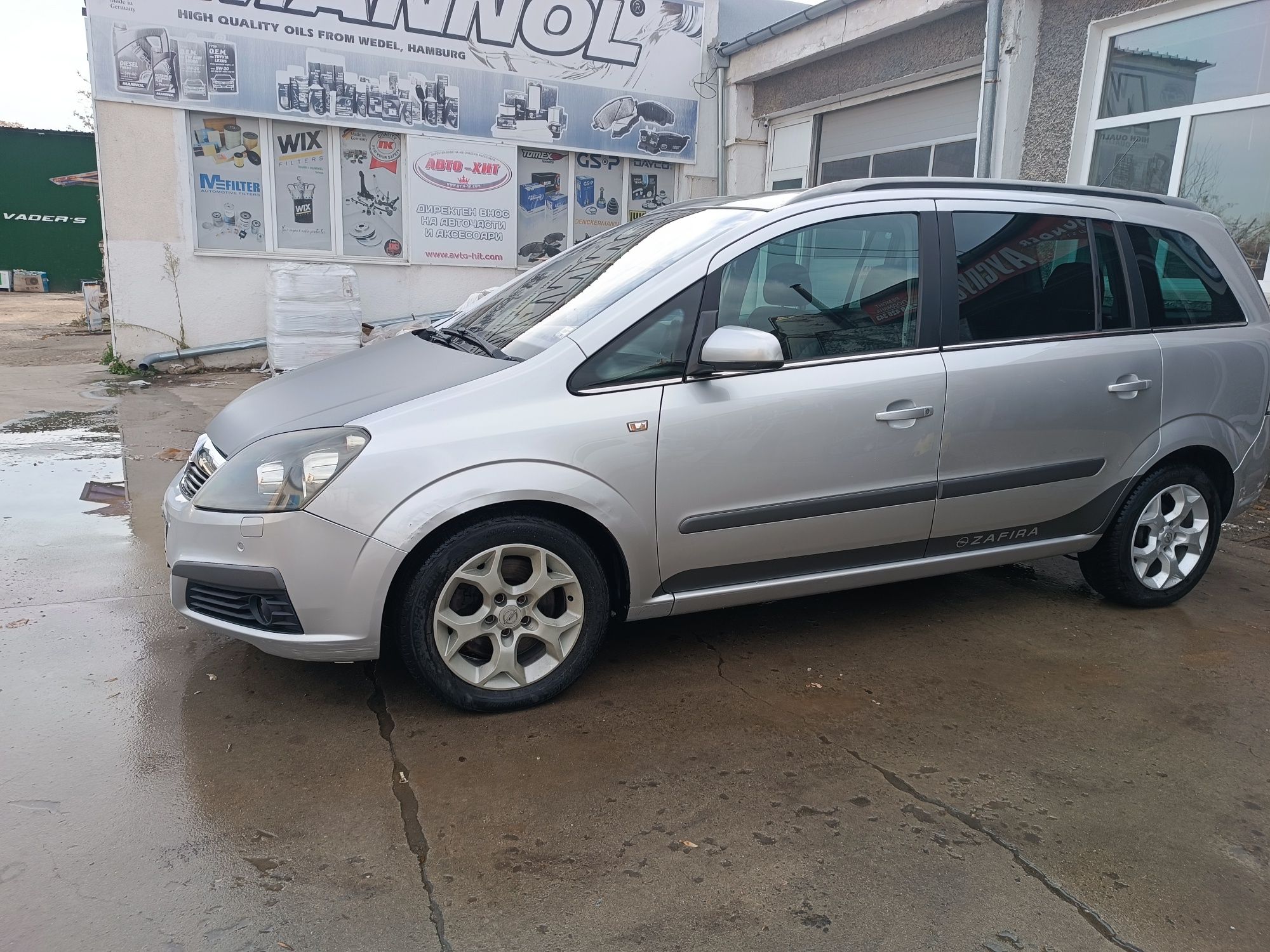 Opel Zafira 2.2i