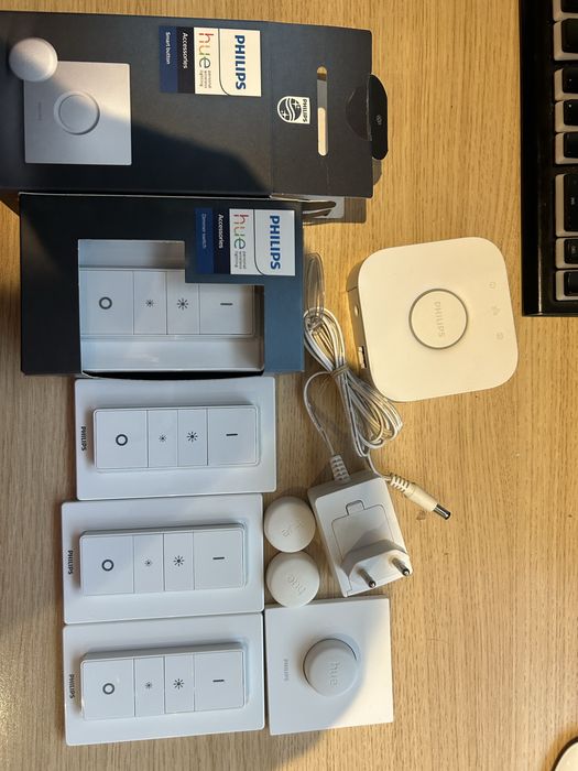 Philips hue bridge si intrerupatoare