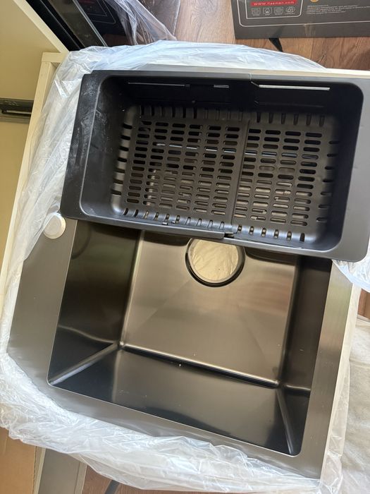 Кухонная мойка новая