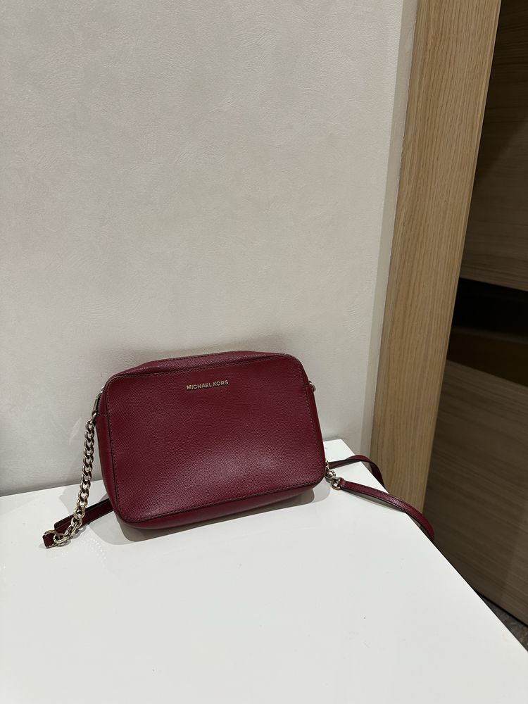 Продам сумку Michael Kors оригнал